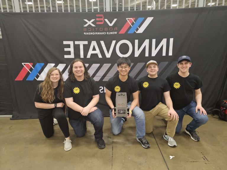 荣誉 VexU Team With Build Award from World Championship 